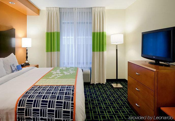 Fairfield Inn & Suites By Marriott Matthews Шарлотт Номер фото